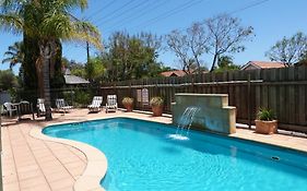 Marion Motel And Apartments